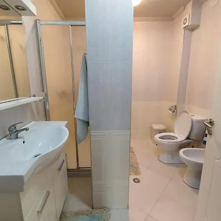 Mia's Sea View Apartament Golem (Tirana)