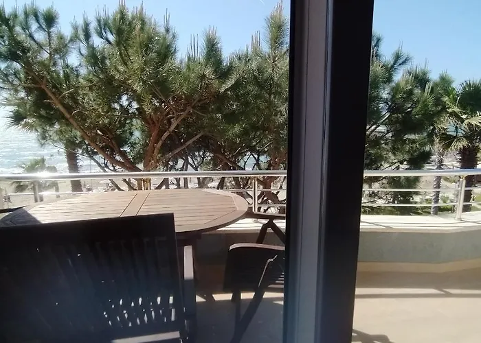 Mia's Sea View