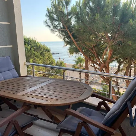 Mia's Sea View