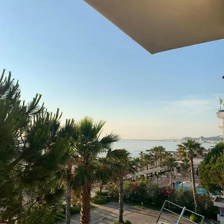 Mia's Sea View