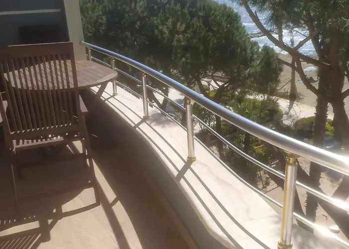 Mia's Sea View 格勒姆