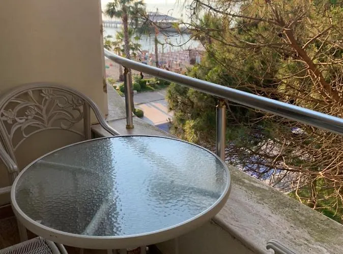 Mia's Sea View Apartament Golem (Tirana)